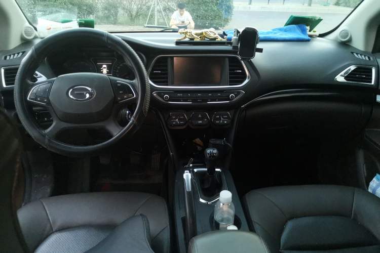 Used GAC Trumpchi GS4 2015 200T Manual Luxury Edition Center Console