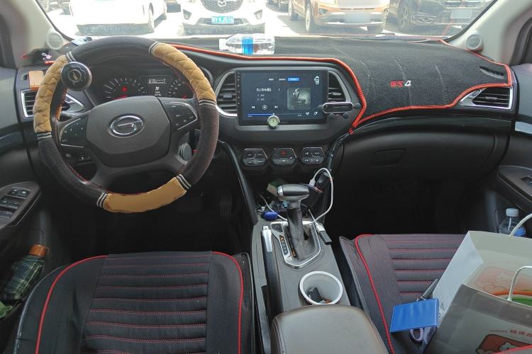 Used GAC Trumpchi GS4 2015 200T G-DCT Elite Edition Center Console