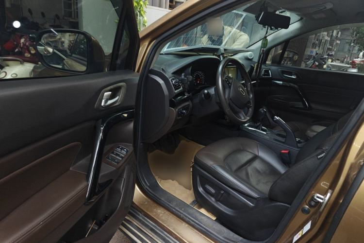 Used GAC Trumpchi GS4 2015 200T Manual Luxury Edition Driver Seat
