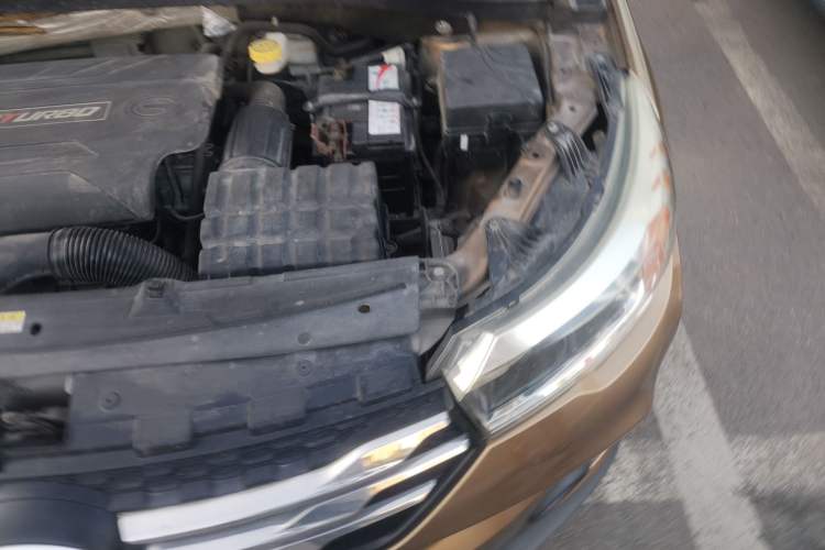 Used GAC Trumpchi GS4 2015 200T Manual Luxury Edition Engine Bay Left