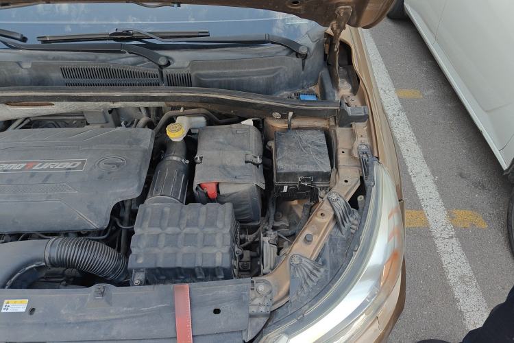 Used GAC Trumpchi GS4 2015 200T G-DCT Elite Edition Engine Bay Left