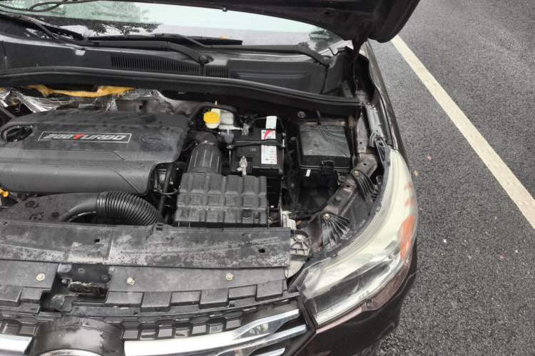 Used GAC Trumpchi GS4 2015 200T G-DCT Elite Edition Engine Bay Left