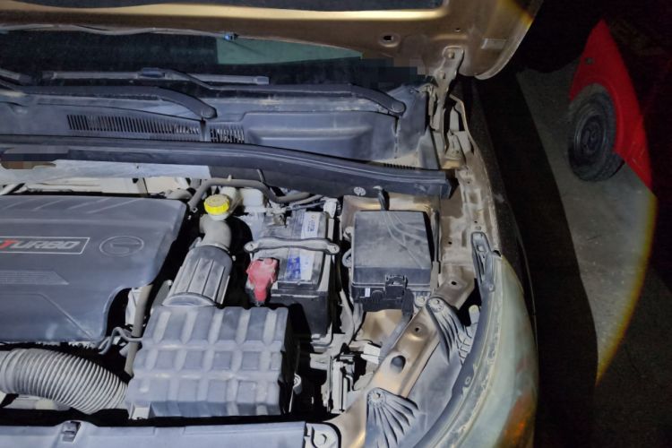 Used GAC Trumpchi GS4 2015 200T Manual Elite Edition Engine Bay Left