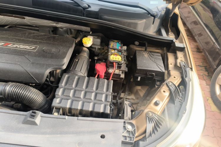 Used GAC Trumpchi GS4 2015 200T Manual Elite Edition Engine Bay Left