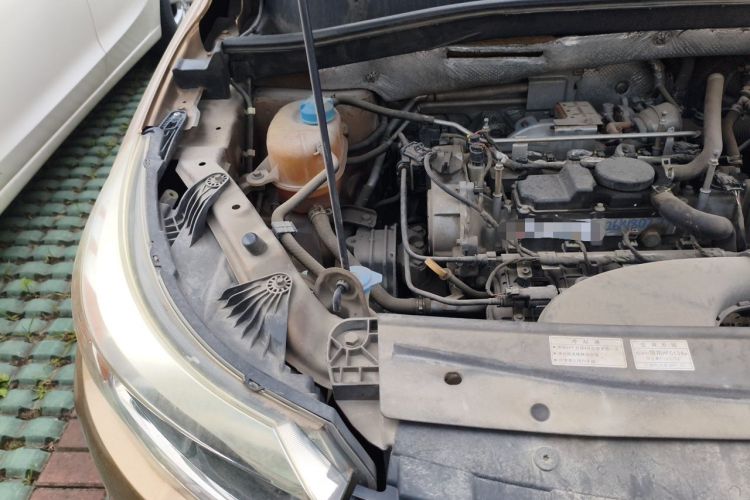 Used GAC Trumpchi GS4 2015 200T G-DCT Elite Edition Engine Bay Right
