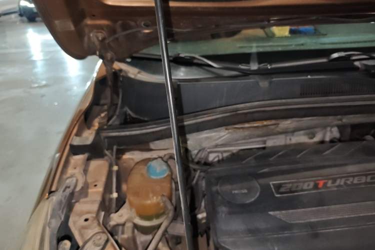 Used GAC Trumpchi GS4 2015 200T G-DCT Elite Edition Engine Bay Right