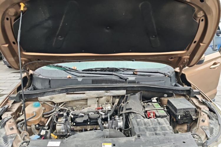 Used GAC Trumpchi GS4 2015 200T G-DCT Luxury Edition Engine Bay