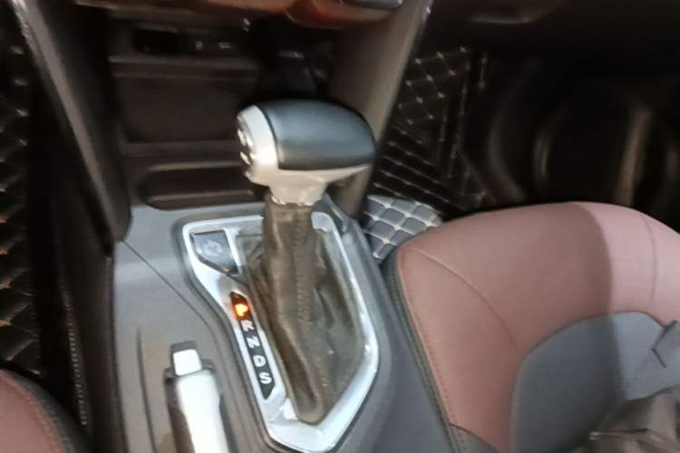 Used GAC Trumpchi GS4 2015 200T G-DCT Elite Edition Gear Lever