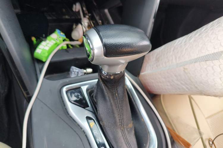 Used GAC Trumpchi GS4 2015 200T G-DCT Elite Edition Gear Lever