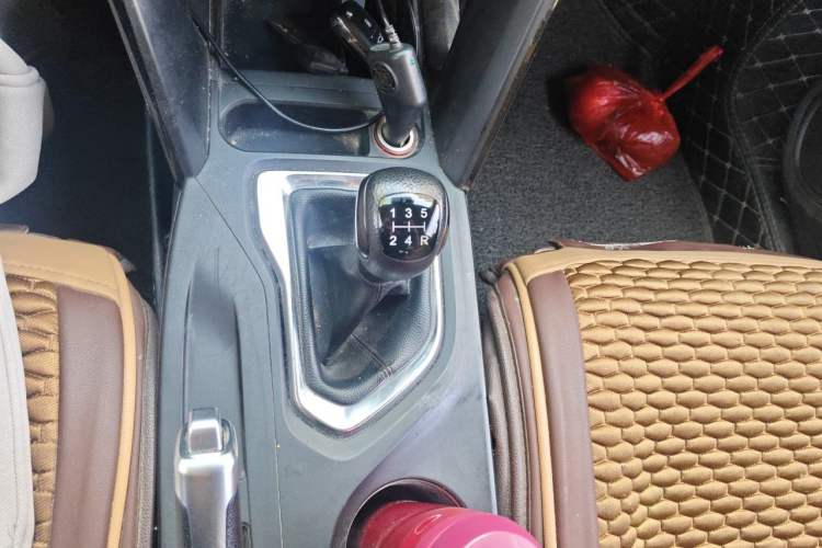 Used GAC Trumpchi GS4 2015 200T Manual Luxury Edition Gear Lever
