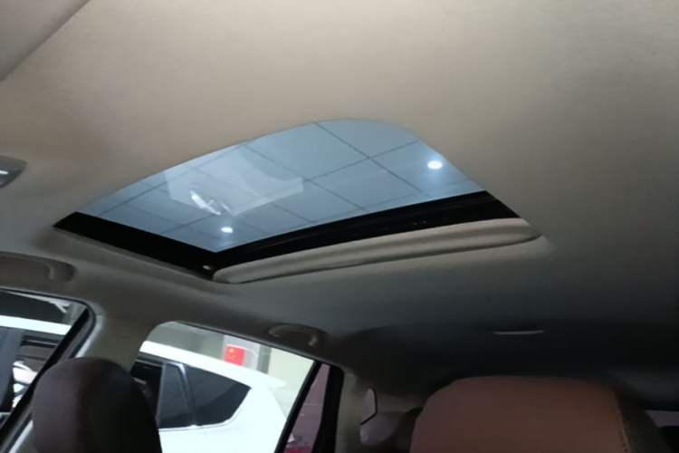 Used GAC Trumpchi GS4 2015 200T G-DCT Elite Edition Headliner