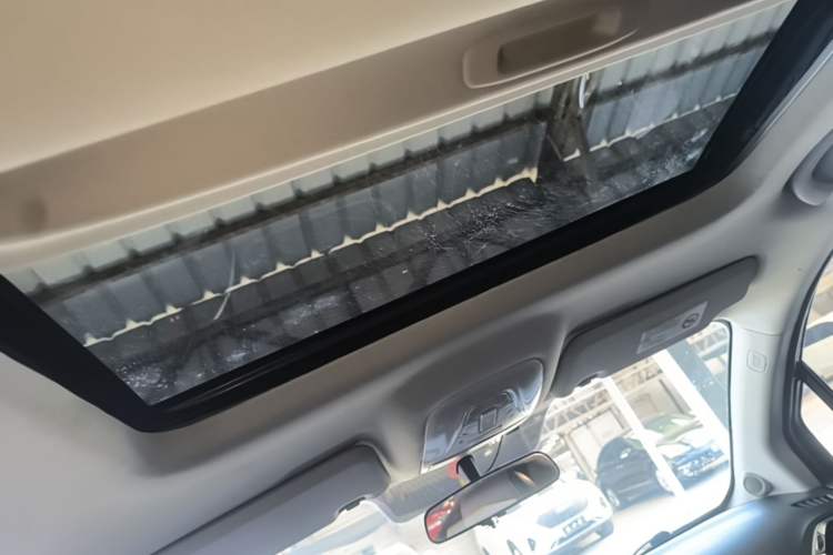 Used GAC Trumpchi GS4 2015 200T G-DCT Luxury Edition Headliner
