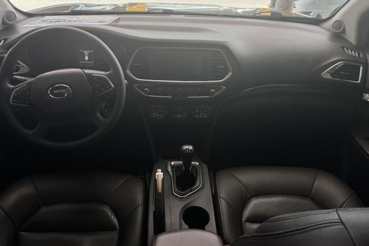 Used GAC Trumpchi GS4 2015 200T Manual Luxury Edition Interior 1