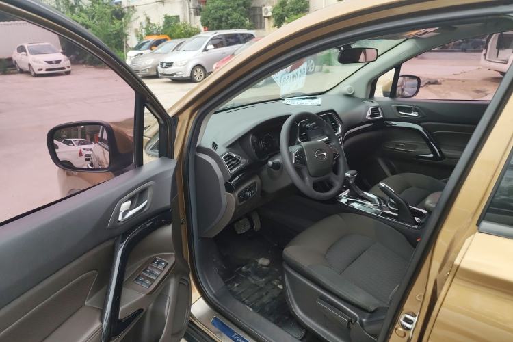 Used GAC Trumpchi GS4 2015 200T G-DCT Elite Edition Interior 2