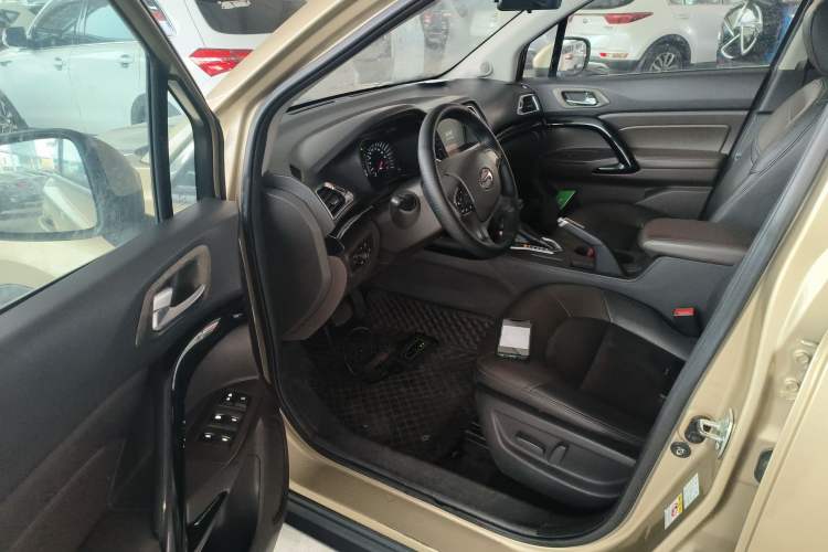 Used GAC Trumpchi GS4 2015 200T G-DCT Luxury Edition Interior 3