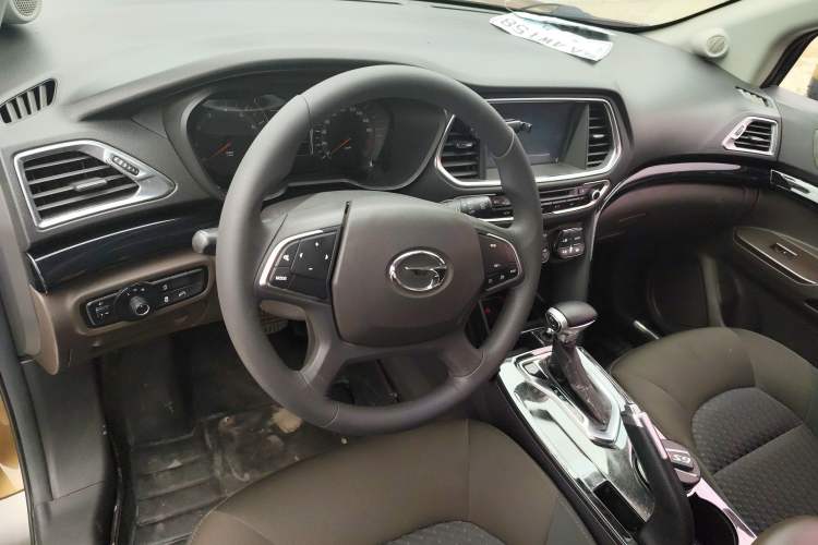 Used GAC Trumpchi GS4 2015 200T G-DCT Elite Edition Interior 3