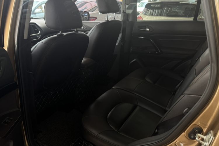 Used GAC Trumpchi GS4 2015 200T Manual Luxury Edition Interior 3