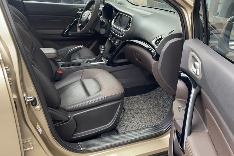 Used GAC Trumpchi GS4 2015 200T G-DCT Luxury Edition Interior 4