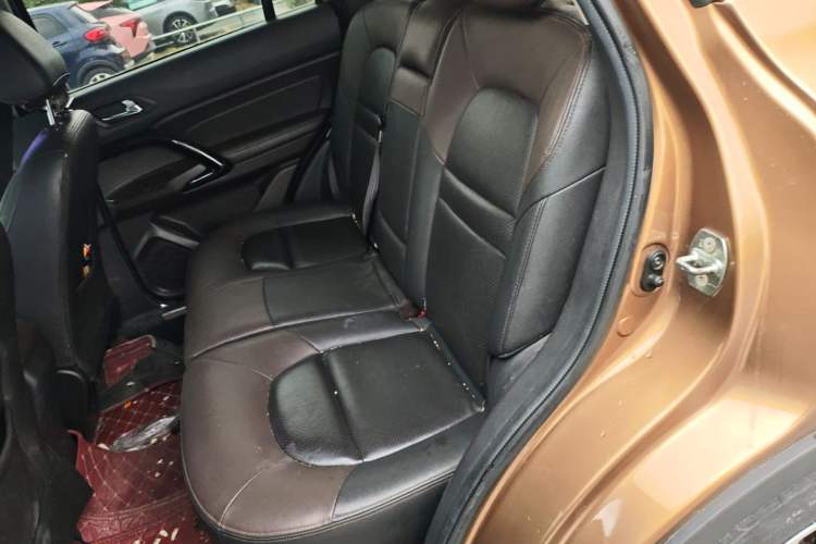 Used GAC Trumpchi GS4 2015 200T G-DCT Luxury Edition Interior 4