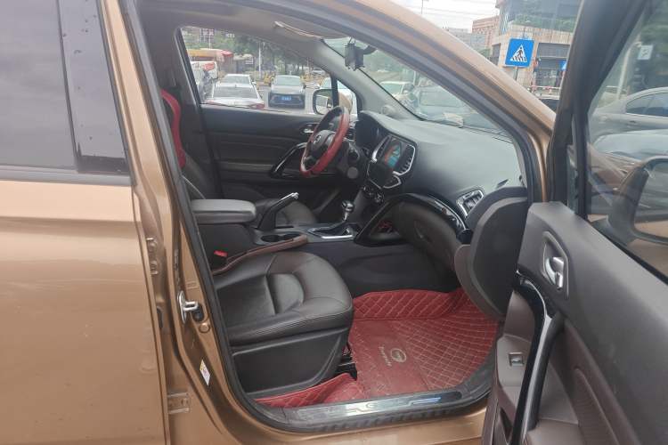 Used GAC Trumpchi GS4 2015 200T G-DCT Luxury Edition Interior 5