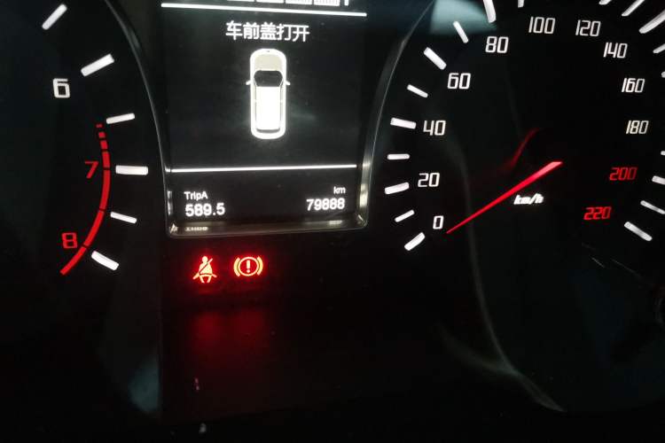 Used GAC Trumpchi GS4 2015 200T Manual Luxury Edition Odometer Close Up