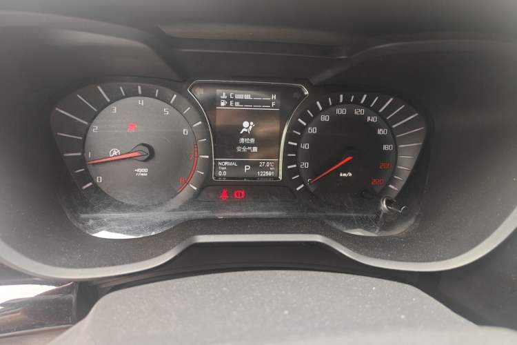Used GAC Trumpchi GS4 2015 200T G-DCT Luxury Edition Odometer Close Up