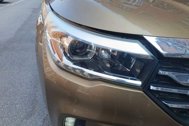 Used GAC Trumpchi GS4 2015 200T Manual Luxury Edition Right Front Headlight
