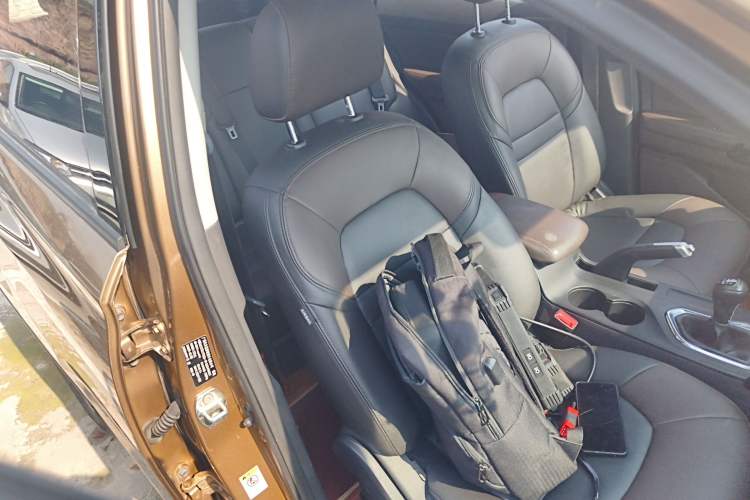 Used GAC Trumpchi GS4 2015 200T Manual Elite Edition Right Front Seat