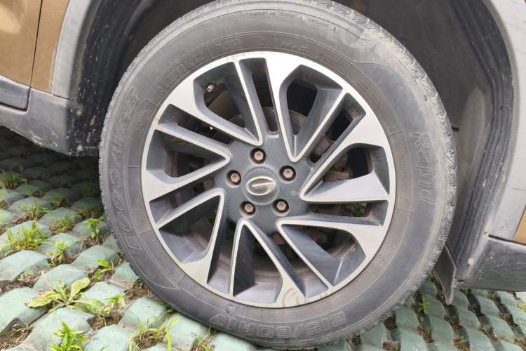 Used GAC Trumpchi GS4 2015 200T G-DCT Elite Edition Right Front Wheel Hub
