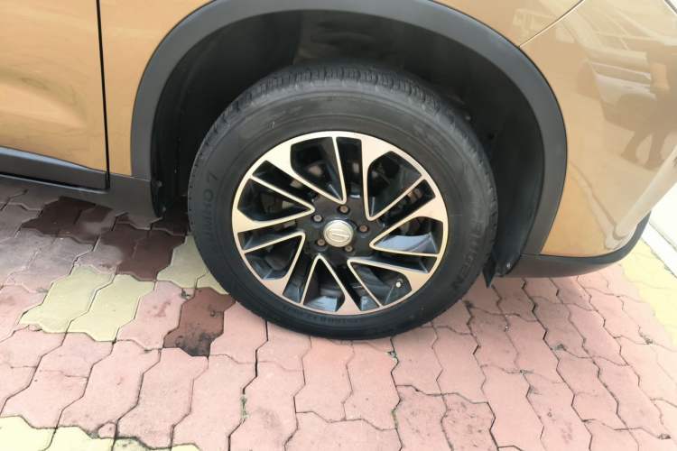 Used GAC Trumpchi GS4 2015 200T Manual Elite Edition Right Front Wheel Hub