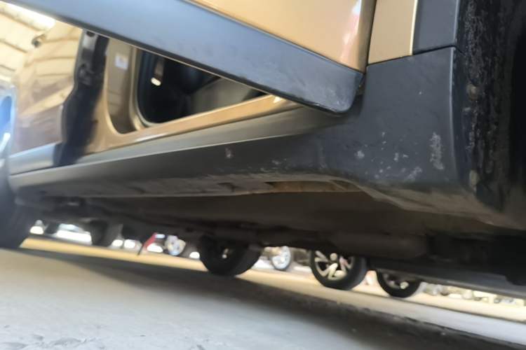 Used GAC Trumpchi GS4 2015 200T G-DCT Luxury Edition Right Side Sill