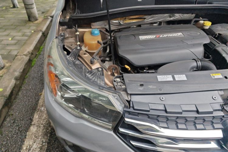 Used GAC Trumpchi GS4 2015 200T G-DCT Luxury Edition Engine Bay Right