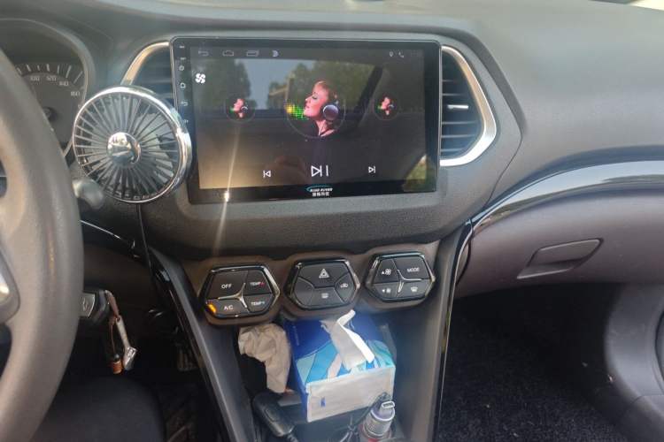 Used GAC Trumpchi GS4 2015 200T Manual Elite Edition Audio And AC Panel