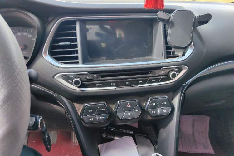 Used GAC Trumpchi GS4 2015 200T Manual Elite Edition Audio And AC Panel