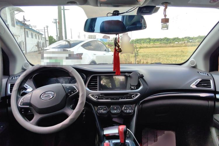 Used GAC Trumpchi GS4 2015 200T Manual Elite Edition Center Console