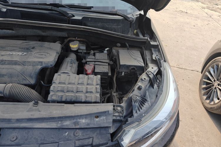 Used GAC Trumpchi GS4 2015 200T Manual Elite Edition Engine Bay Left