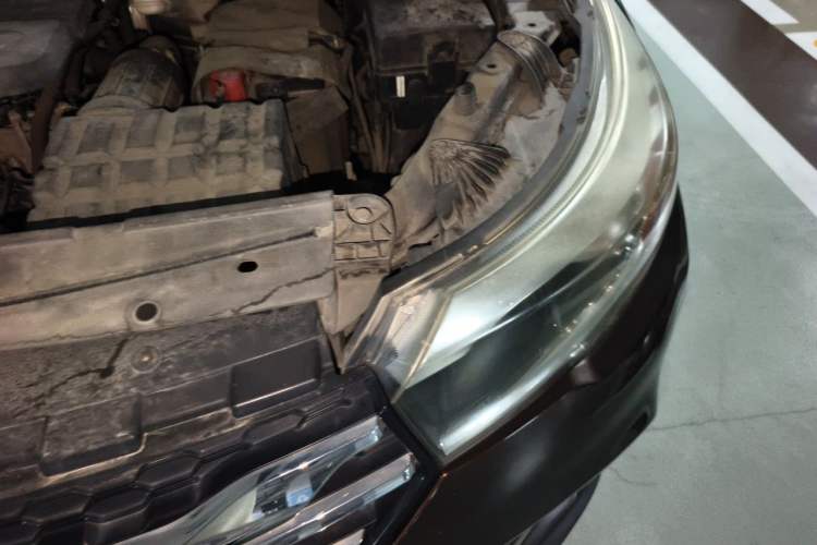 Used GAC Trumpchi GS4 2015 200T G-DCT Luxury Edition Engine Bay Left