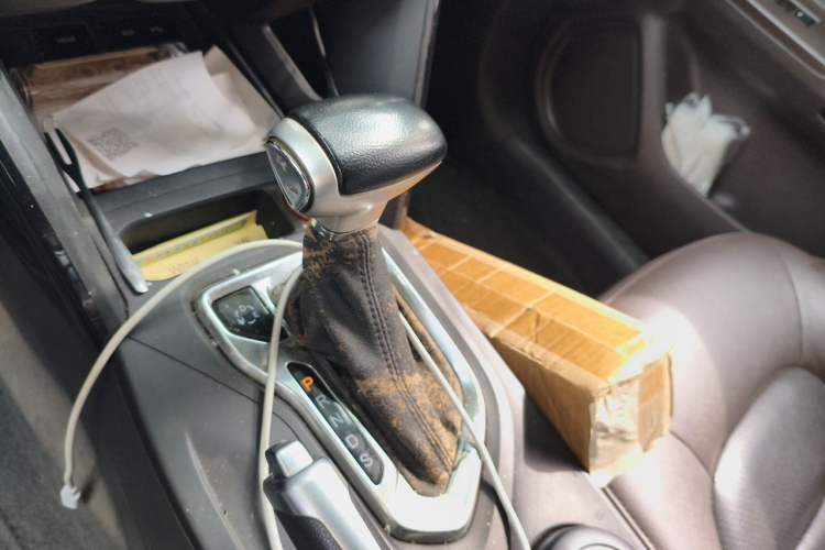 Used GAC Trumpchi GS4 2015 200T G-DCT Luxury Edition Gear Lever