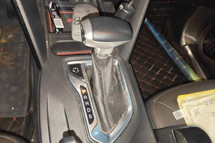 Used GAC Trumpchi GS4 2015 200T G-DCT Luxury Edition Gear Lever