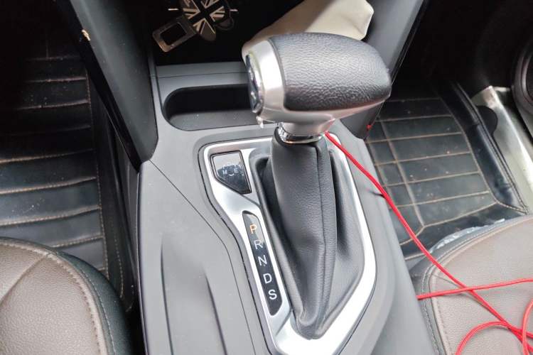 Used GAC Trumpchi GS4 2015 200T G-DCT Luxury Edition Gear Lever