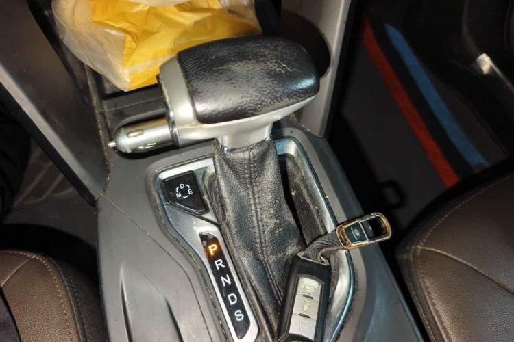 Used GAC Trumpchi GS4 2015 200T G-DCT Luxury Edition Gear Lever