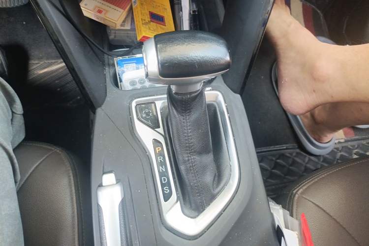 Used GAC Trumpchi GS4 2015 200T G-DCT Luxury Edition Gear Lever