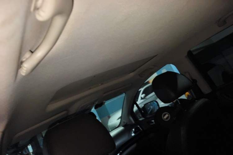 Used GAC Trumpchi GS4 2015 200T G-DCT Luxury Edition Headliner
