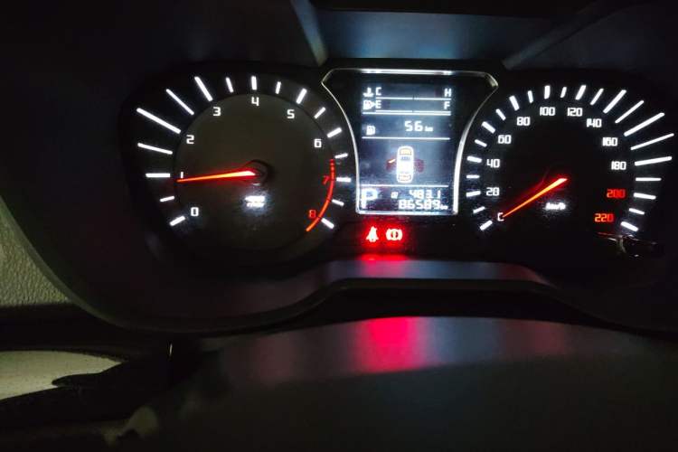 Used GAC Trumpchi GS4 2015 200T G-DCT Comfort Edition Odometer Close Up