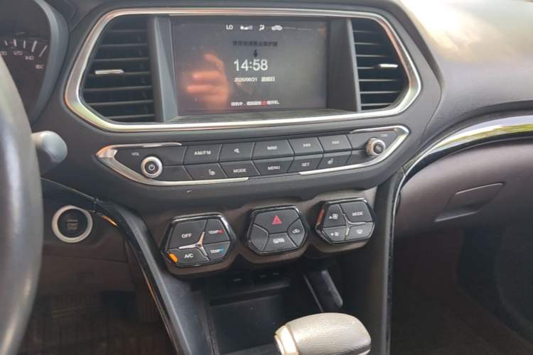 Used GAC Trumpchi GS4 2015 200T G-DCT Luxury Edition Audio And AC Panel