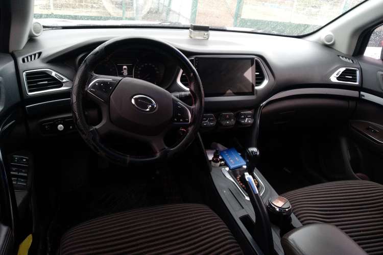 Used GAC Trumpchi GS4 2015 200T Manual Elite Edition Center Console