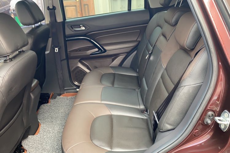 Used GAC Trumpchi GS4 2015 200T Manual Luxury Edition Interior 1