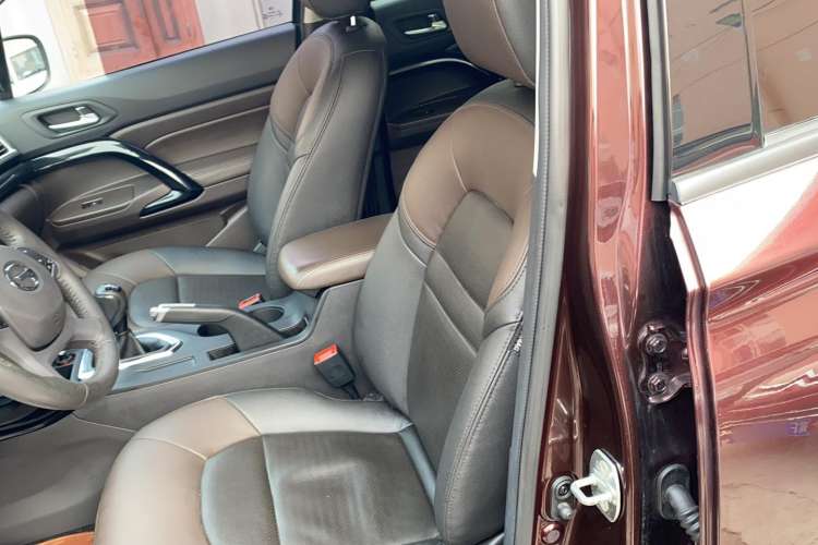 Used GAC Trumpchi GS4 2015 200T Manual Luxury Edition Interior 2