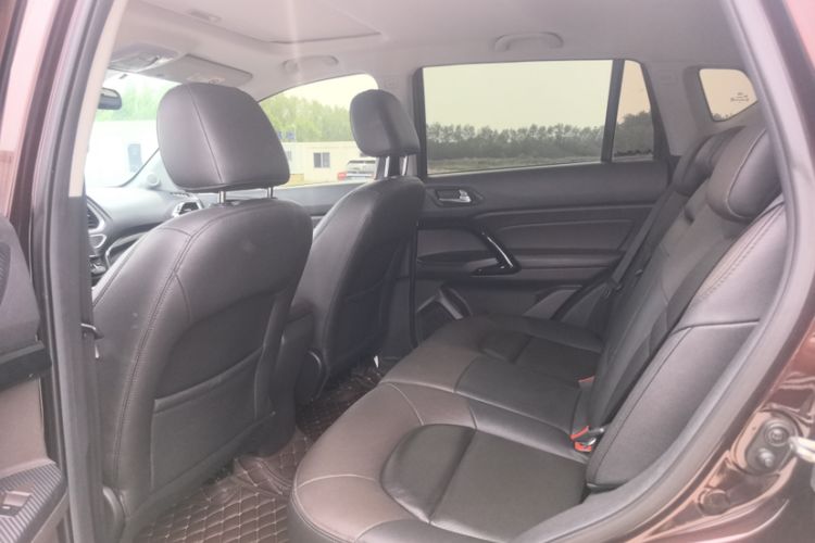 Used GAC Trumpchi GS4 2015 200T G-DCT Luxury Edition Interior 4