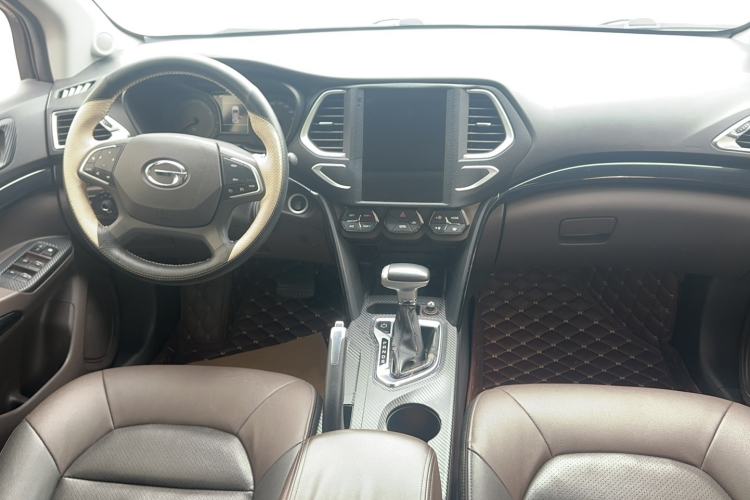 Used GAC Trumpchi GS4 2015 200T G-DCT Luxury Edition Interior 8